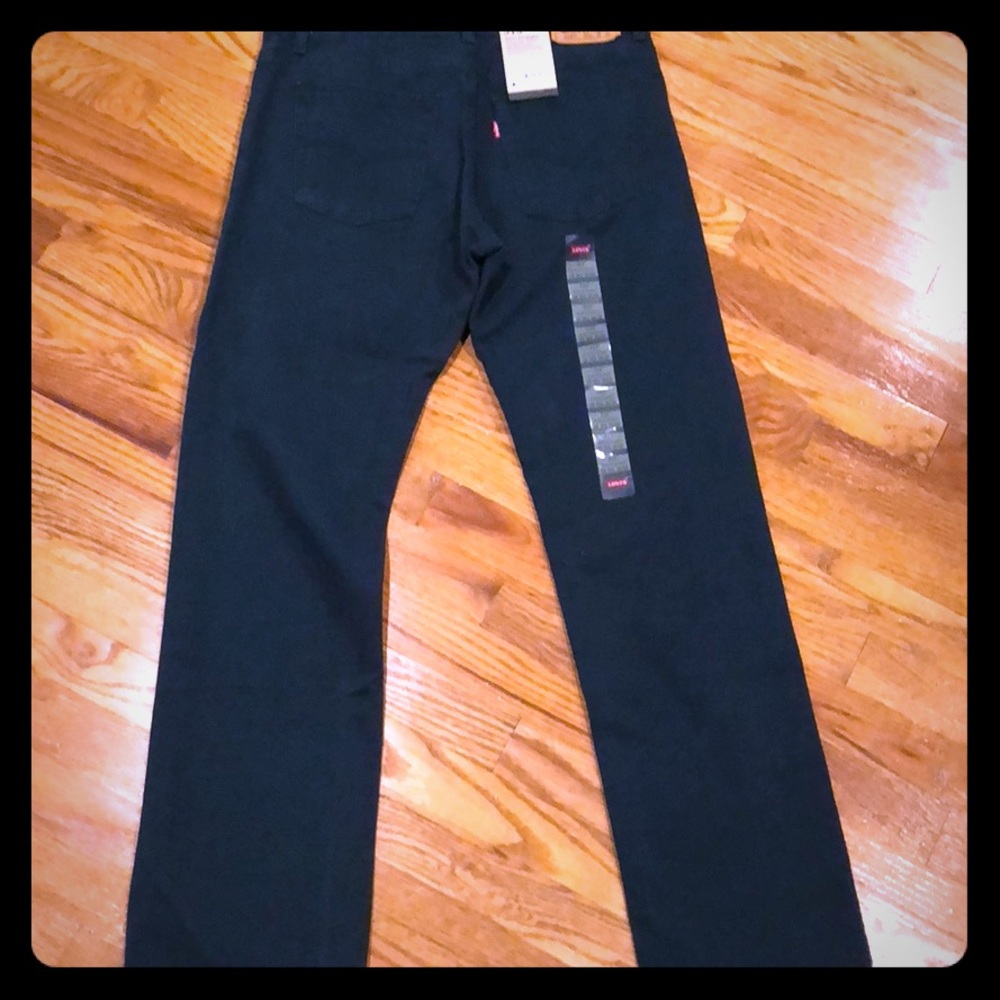 NWT Levi’s 513 Slim Straight Jeans